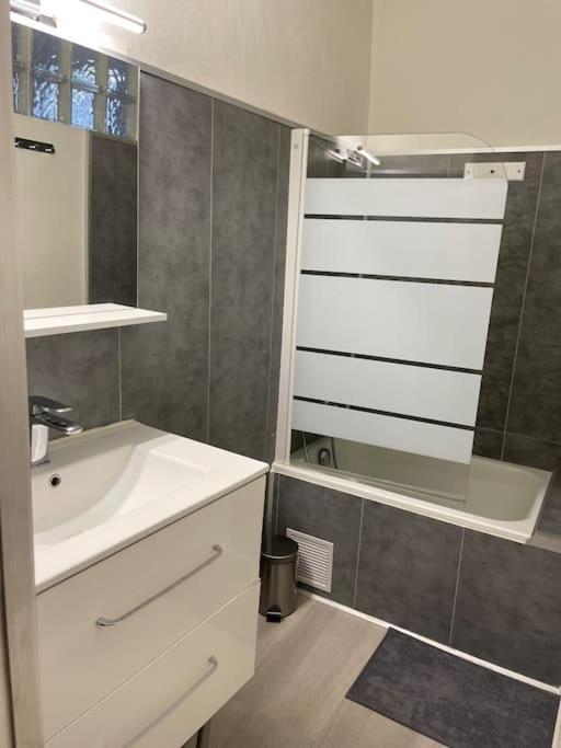 Appartement Cosy Au Coeur De L'Ecusson مونبيلييه المظهر الخارجي الصورة